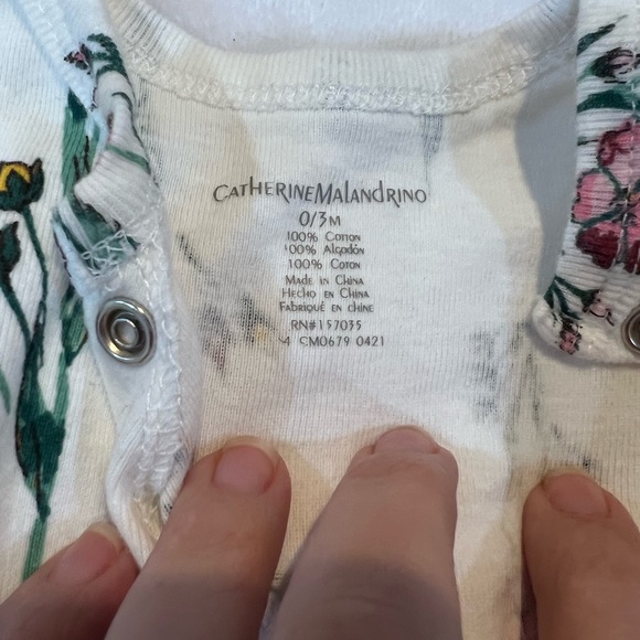 NEW Catherine Malandrino One Piece Baby Pjs with Matching Hat 0-9M - Picture 6 of 7